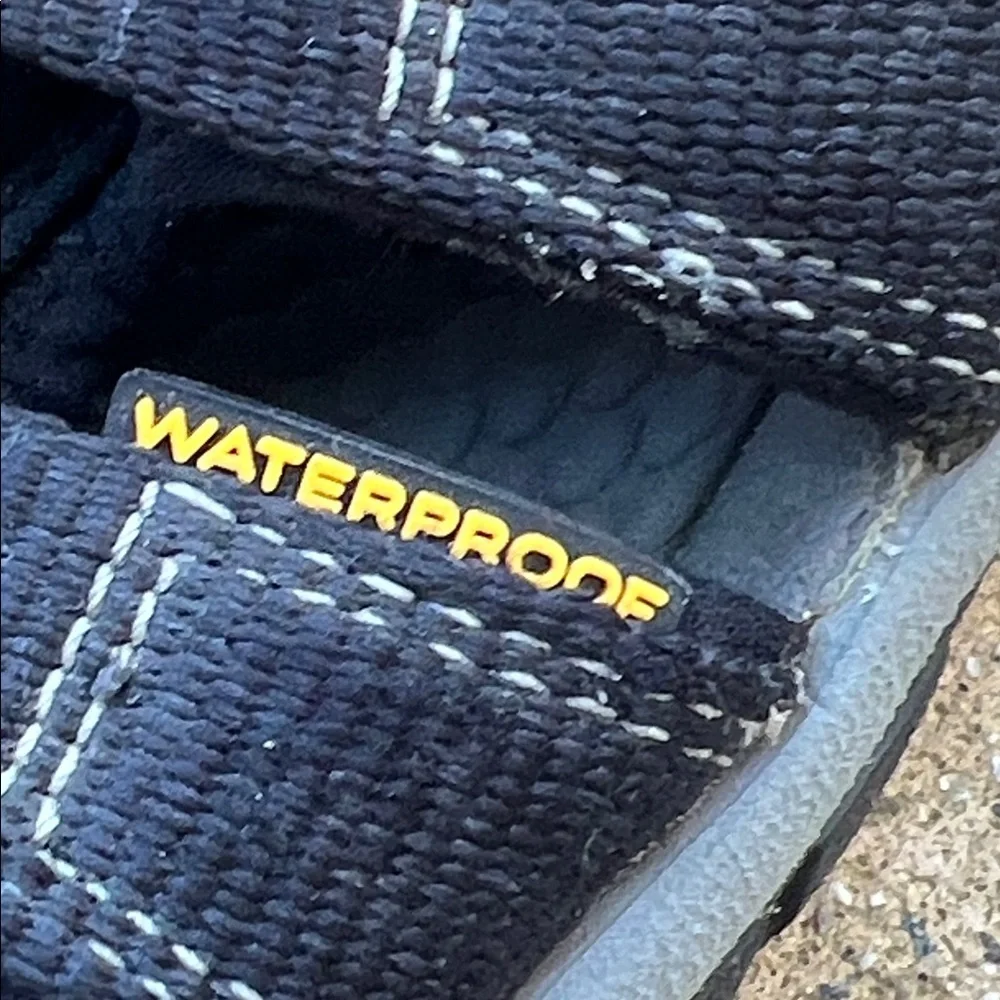 KEEN Newport H2 Men's Black Waterproof Sandals Size 10